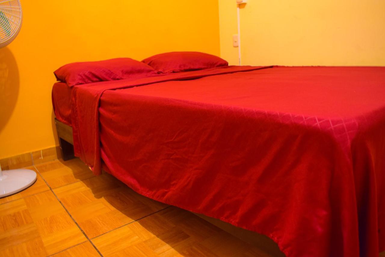Passion Hostel - Barranco Лима Екстериор снимка